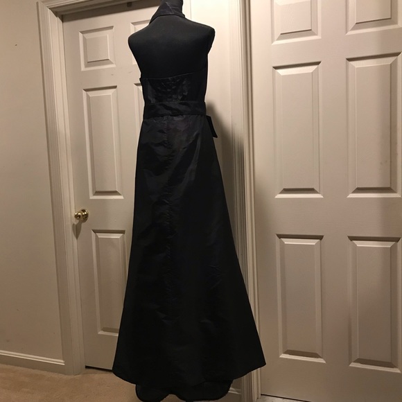 Kay Unger New York Gown. Size: 8 - Picture 4 of 8